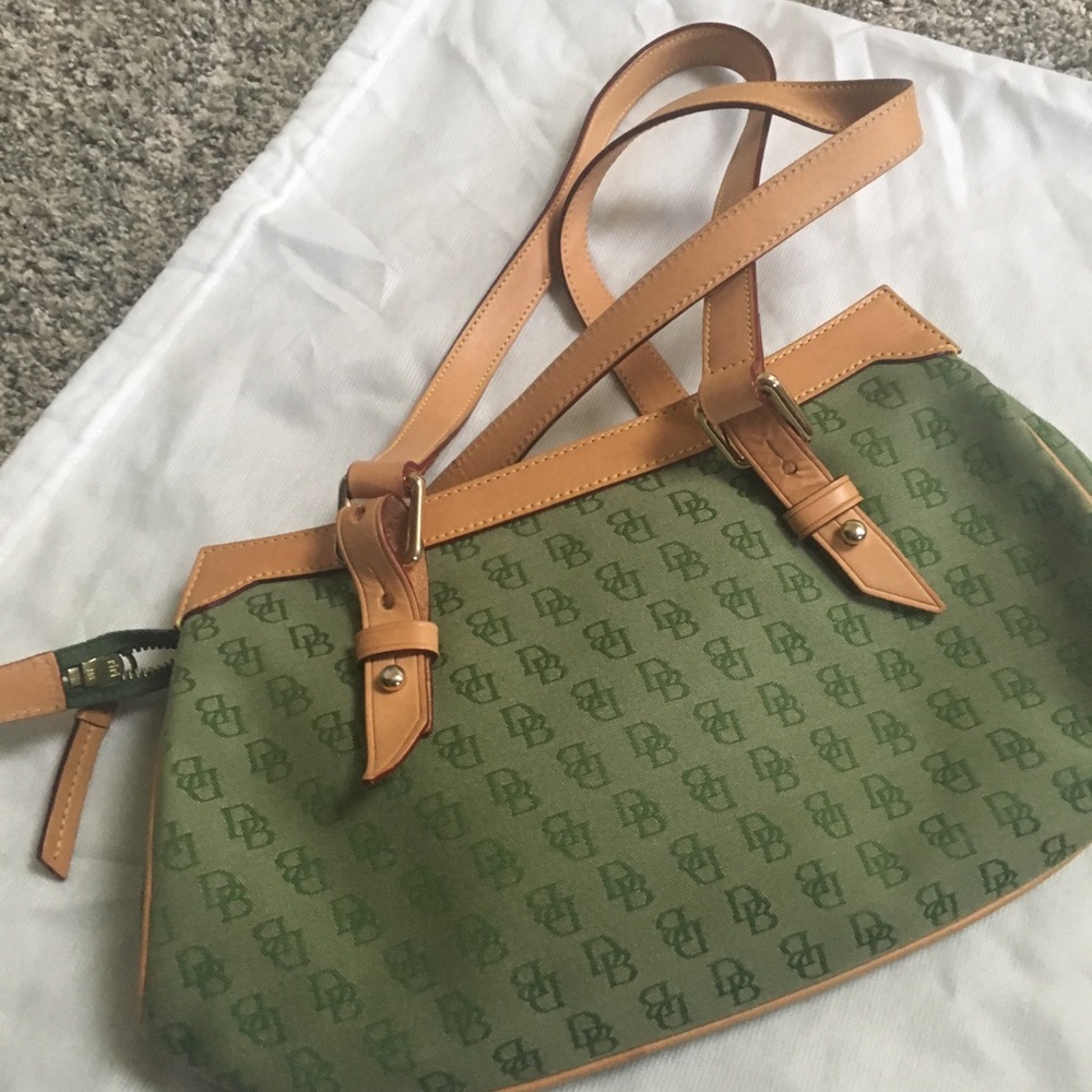 Dooney and Bourke should baguette bag.